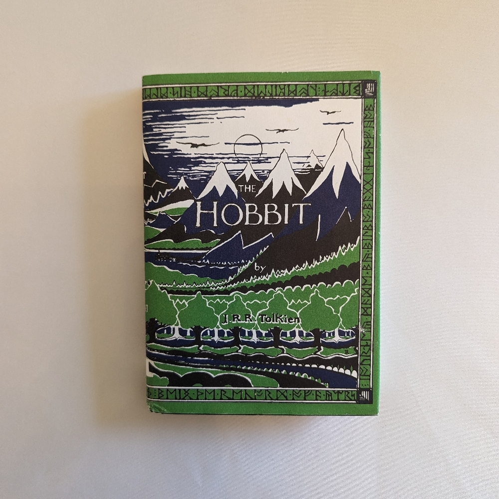 J.r.r Tolkien the hobbit book